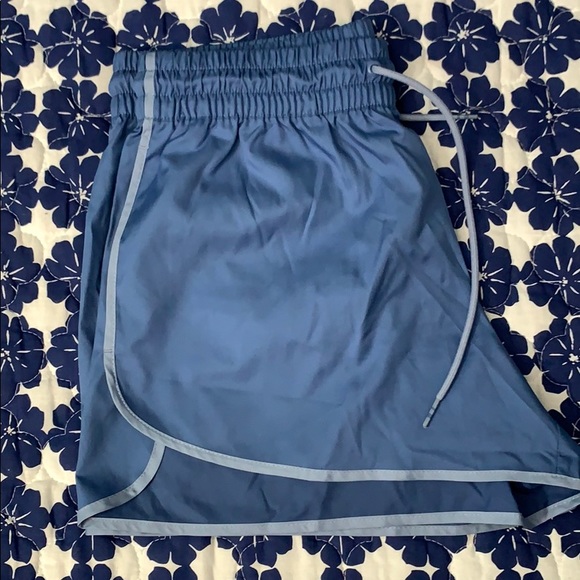 Nike shorts - Picture 2 of 3